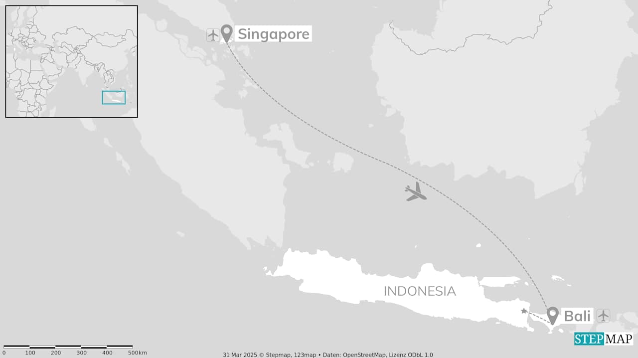 Singapore meets Bali: Sparkling skyline and blue volcanic fire